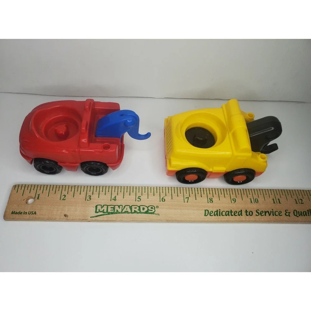 2 Fisher‎ Price Little People Tow Truck, Driver, Mechanic & Car